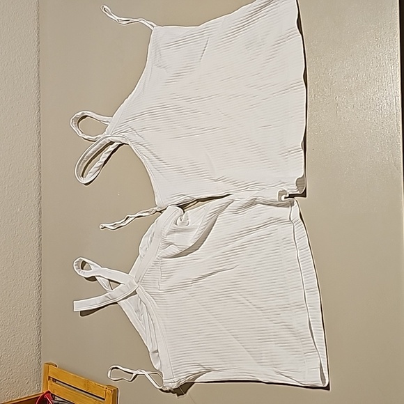 Womens Old Navy White Rib Knit Camisole Small Petite Lot of 2 - Picture 3 of 4
